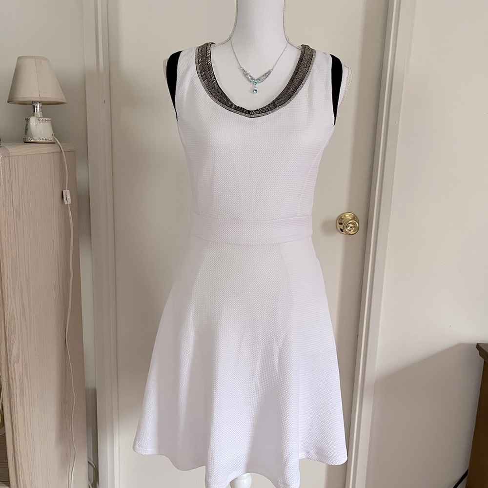 White sleeveless dress